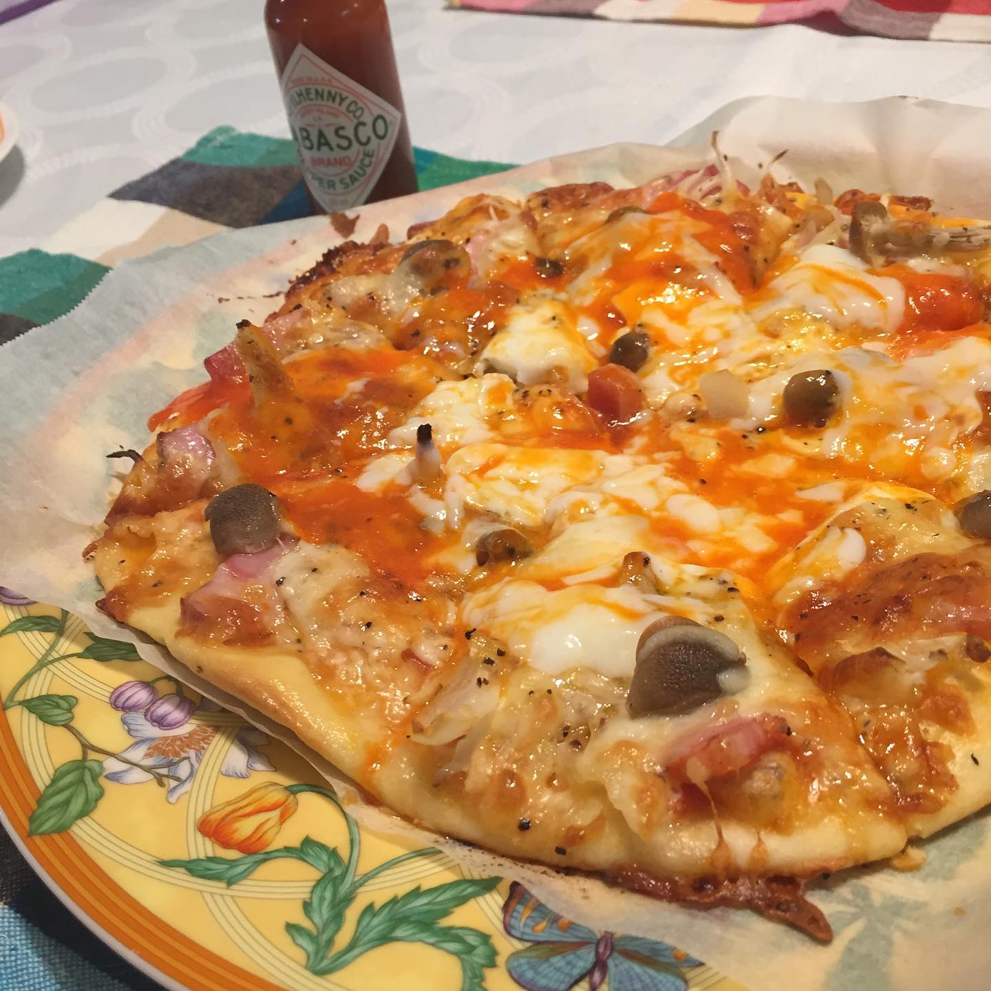 【あちち！！】桑折町には、Pizza-sta（ピザスタ）という本格石窯で焼いたピザが食べられるお店があります。幼稚園の用地を利活用したレストランです。夕食は、ピザスタの活動に敬意を表して生地から手作りのキノコPizza:)